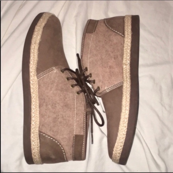NWOB Ugg Australia Cantrell high top main image 6